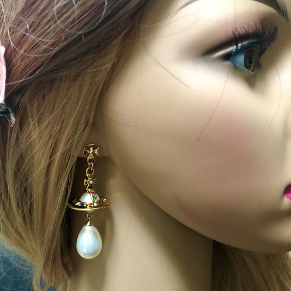 Vivian - Earrings - Picture 3 of 3